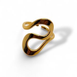 Elegant Gold-Tone Wave Ring